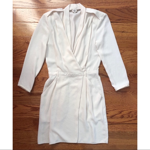 Wilfred Dresses & Skirts - Wilfred White Mini Dress 3/4 Sleeve